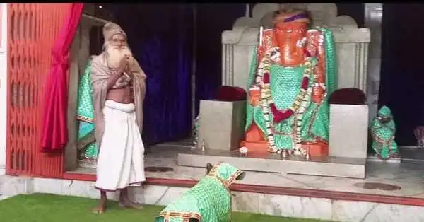 उपजइ राम चरन बिस्वासा। भव निधि तर नर बिनहिं प्रयासा।।