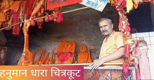 सरल,तब रघुपति जानत सब कारन। उठे हरषि सुर काजु सँवारन॥
